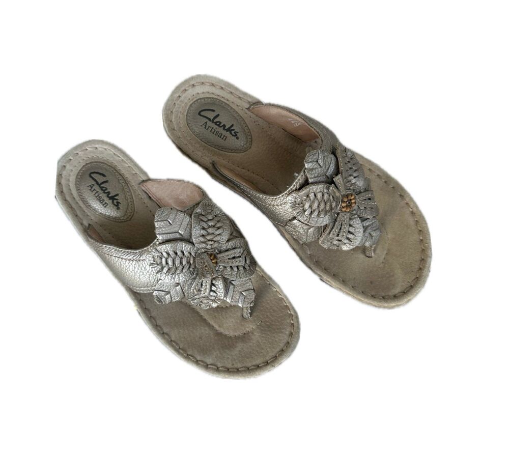 Clarks Artisan Gold Leather Flower Floral Comfort Sandals Flip Flop Slippers 6